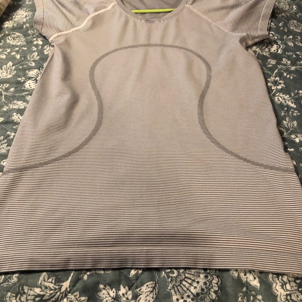 EUC Lululemon Swiftly Tech Striped Short Sleeve Athletic Top 10 - Picture 11 of 11